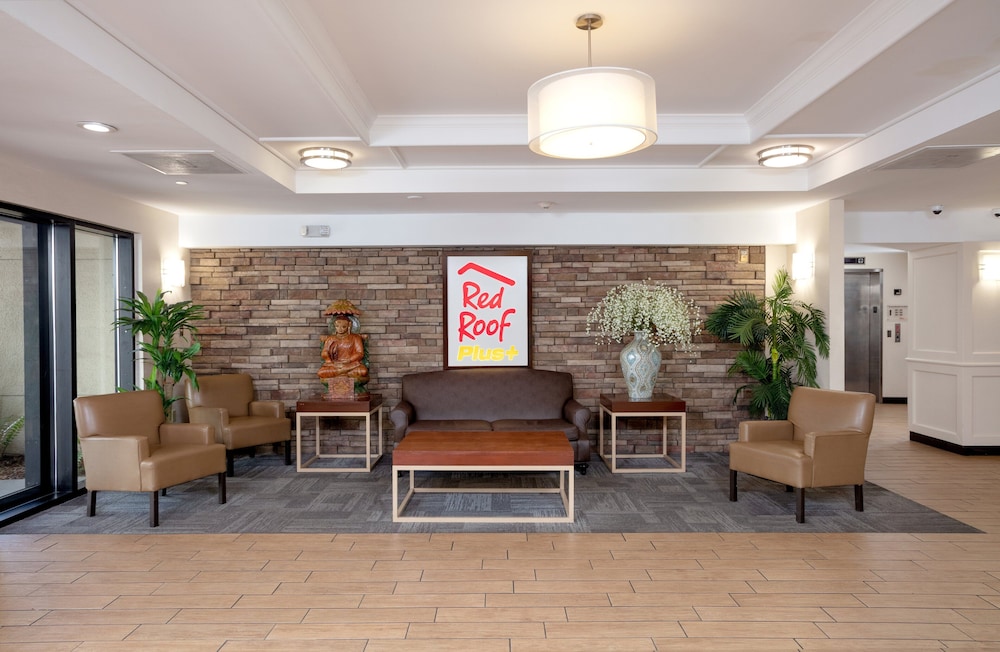 Red Roof Inn PLUS Miami Airport - photo 29