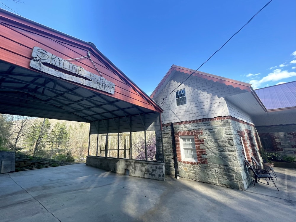 Skyline Village Inn - photo 122