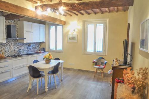 Lodge 106 — 4-Star Luxury Hotel in Siena, Italy
