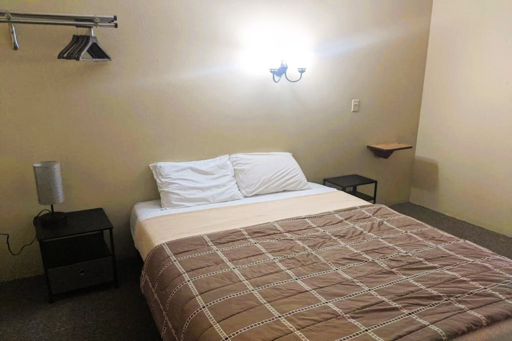 Love Hotels Kadoka by OYO at Badlands SD - photo 9