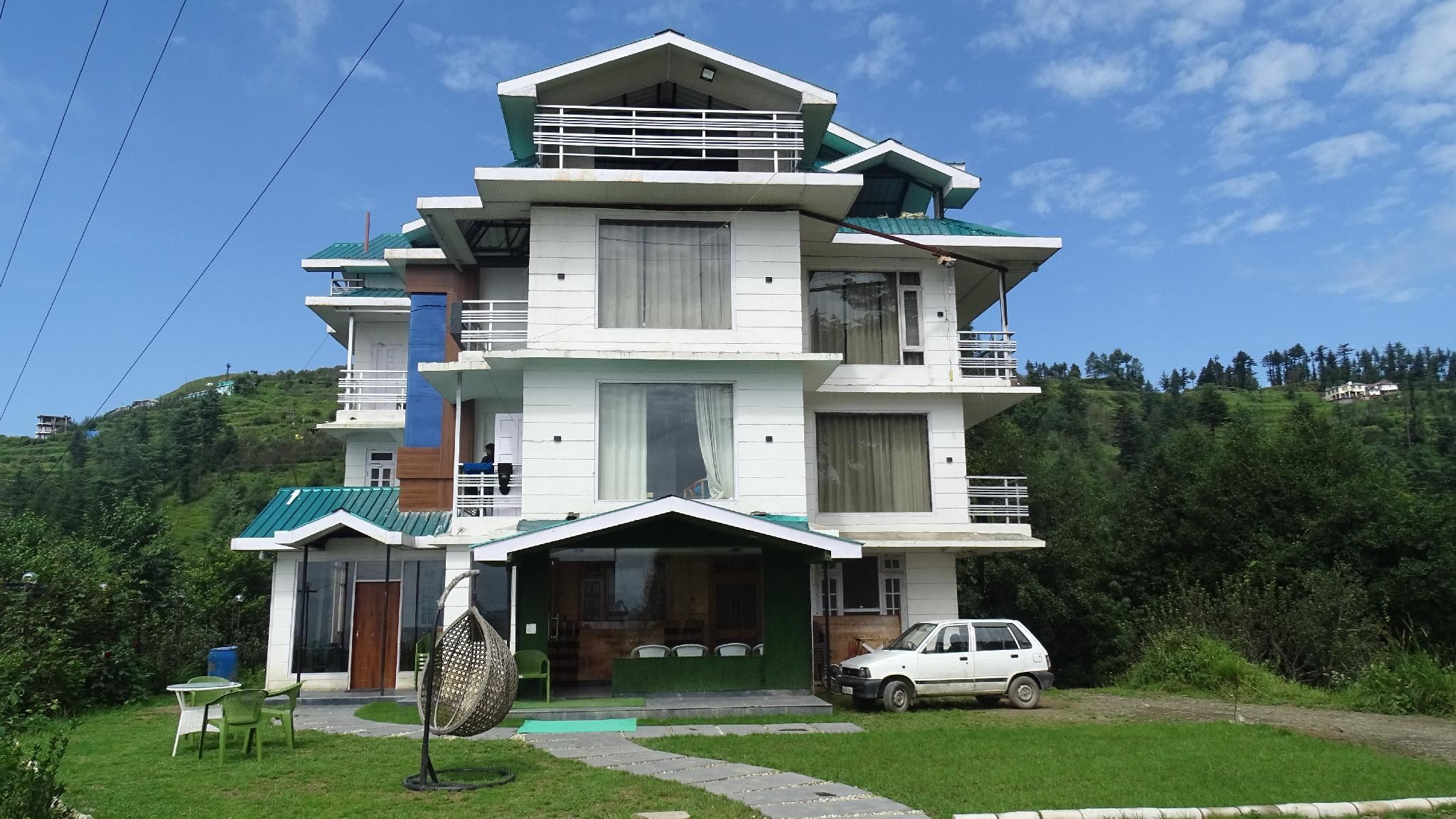 Humble Holiday Home Kufri S H I M L A with Lawn and Amazing View — 4-Star Luxury Hotel in Shimla, India