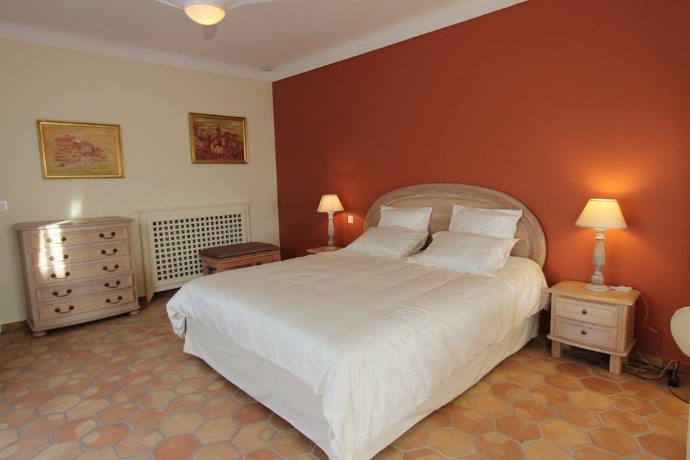 Aux charmes de grasse — hotel in Grasse