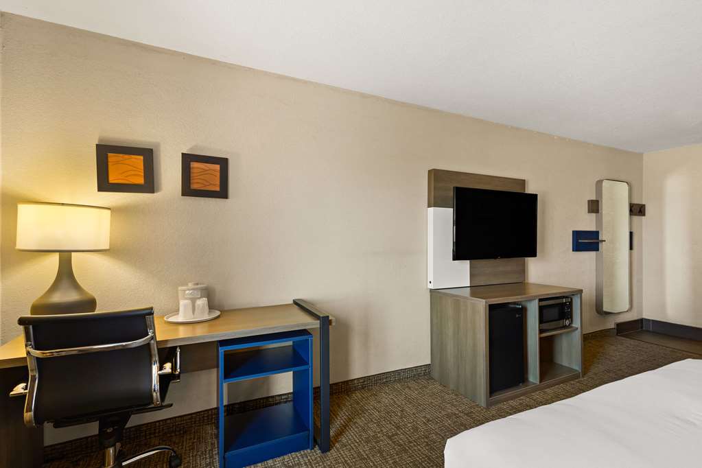 Comfort Inn Huntington Near University - photo 12