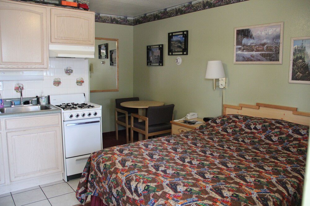 Elk Run Inn - photo 8