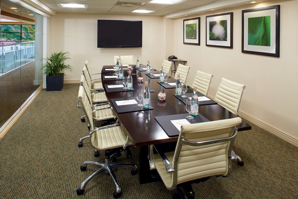 DoubleTree by Hilton Hotel Alana Waikiki Beach - photo 81