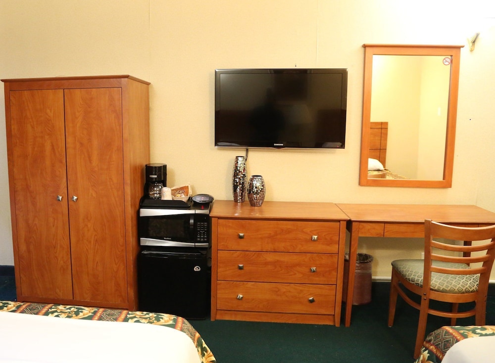 Jfk Inn - photo 8