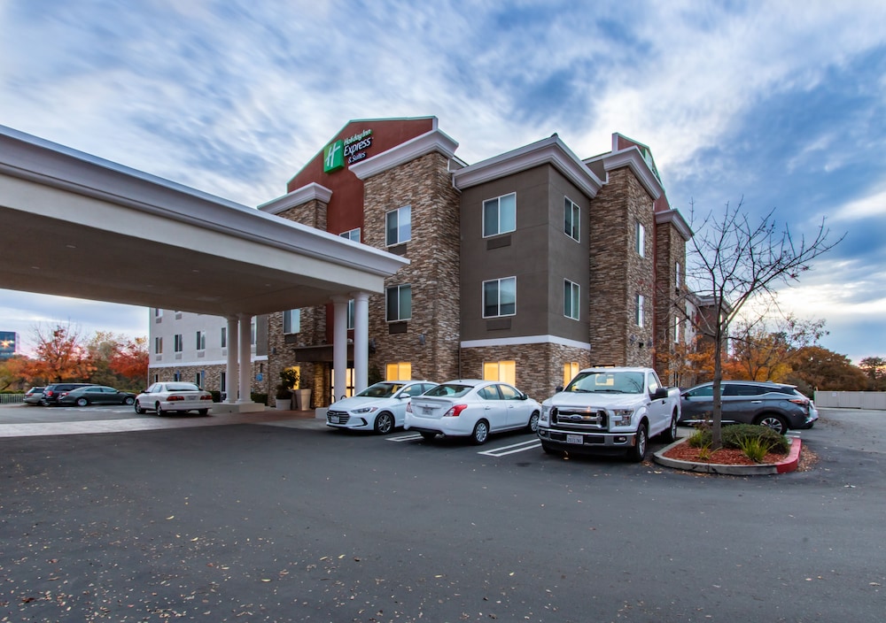 Holiday Inn Express Hotel & Suites Roseville Galleria Area by IHG - photo 130