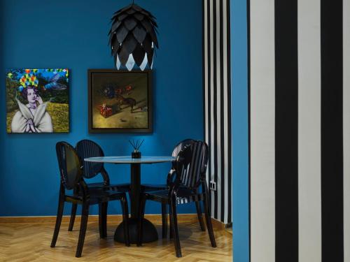 Art Deco Apt in Kolonaki — 4-Star Luxury Hotel in Athens, Greece