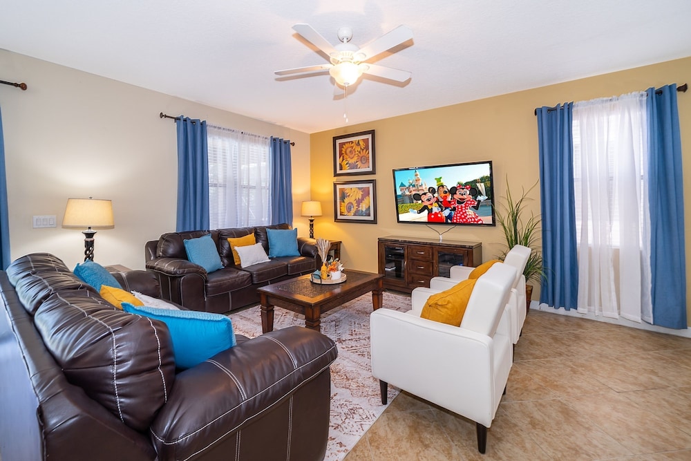 Orlandoasis by Avantstay 8bdr Pool Movie Theater Game Room Resort Access - photo 8