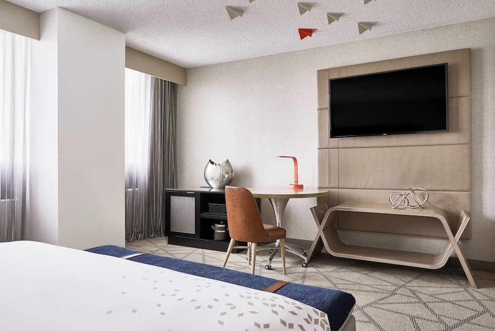 Renaissance Denver Hotel & Conference Center - photo 17