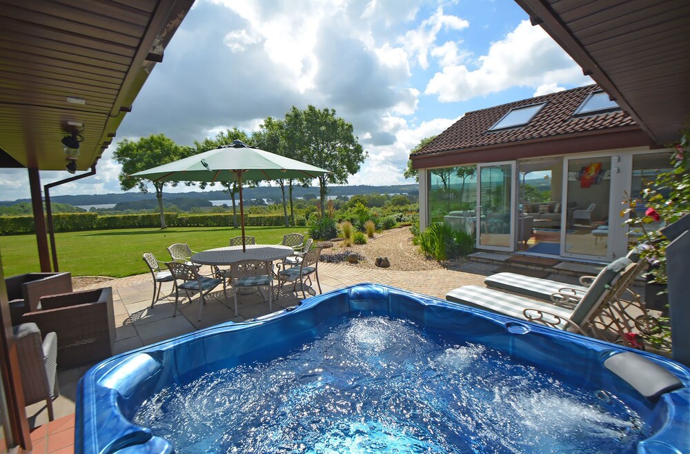 Kingsley Lake View — 4-Star Luxury Hotel in Bristol, United Kingdom
