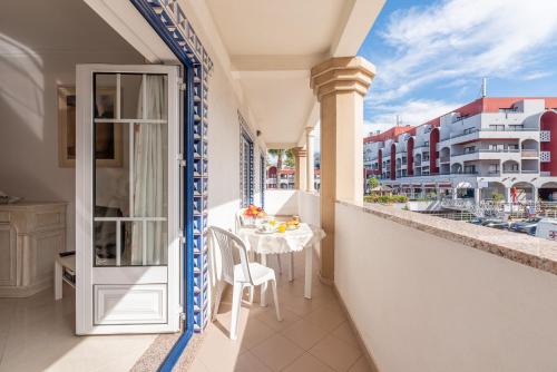 Apartamento Praia da Oura — 4-Star Luxury Hotel in Albufeira, Portugal