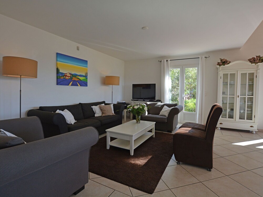 Beautiful Villa in Vidauban With Swimming Pool — Vidauban — photo 4