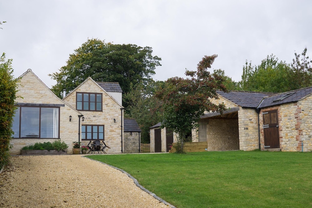 The Retreat — Stroud