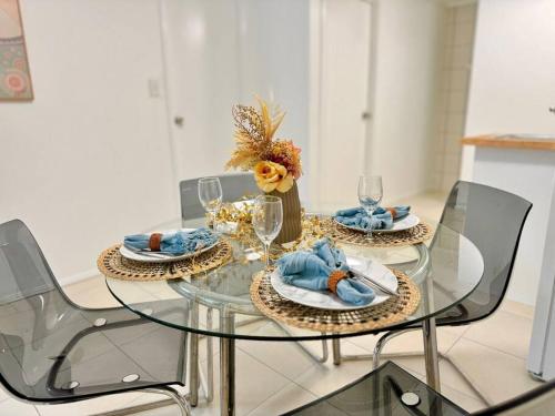 Convenient 2 BDR studio in Macgregor 3ELB in Brisbane, Australia