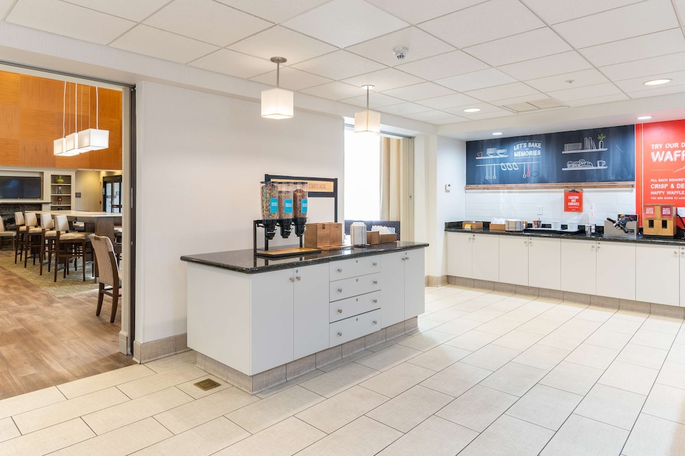 Hampton Inn & Suites Hartford Manchester - photo 38