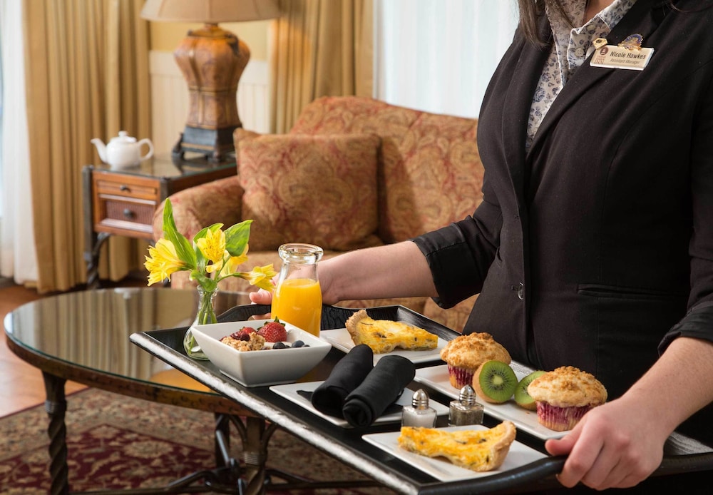 Grand Harbor Inn - photo 10