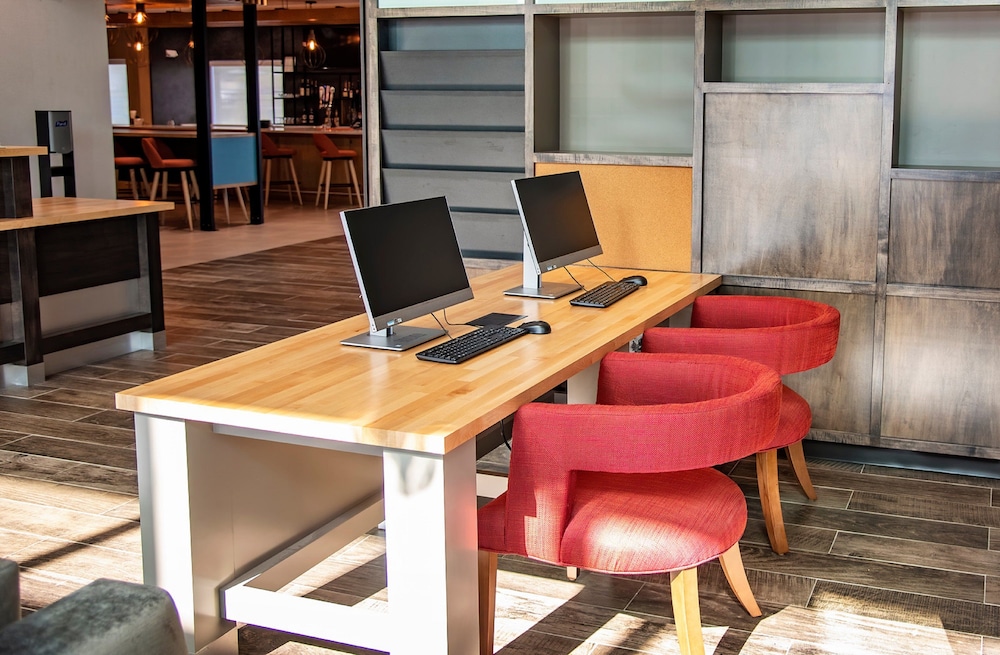 Holiday Inn Hotel & Suites Savannah Airport Pooler - photo 47
