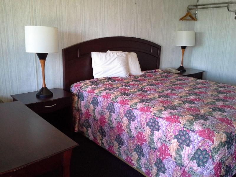 Richland Inn And Suites — Richland