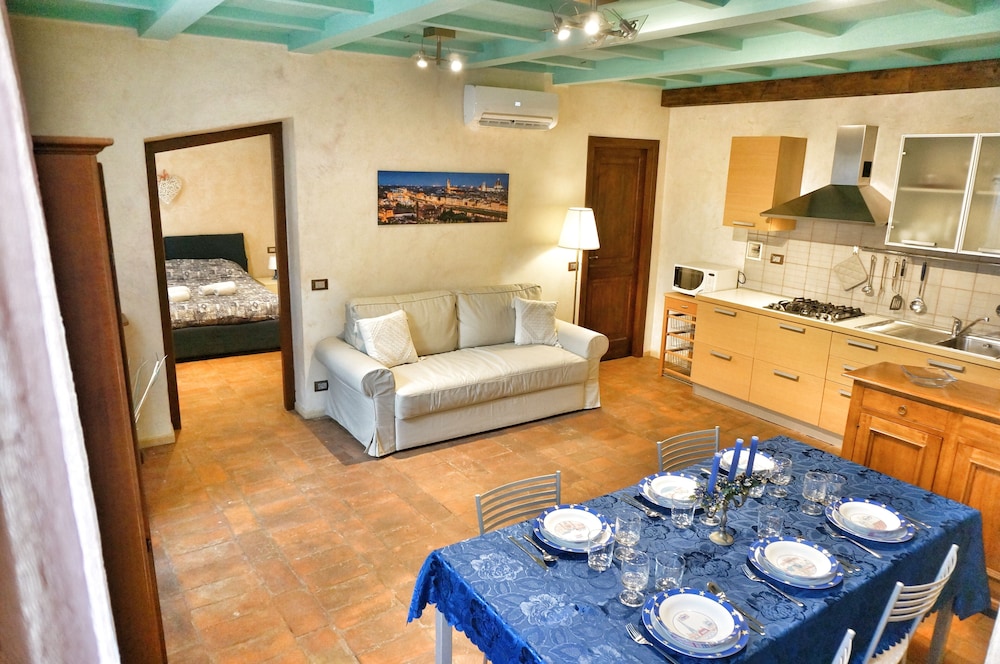Appartamento Luna 36 in centro a Firenze — 4-Star Luxury Hotel in Florence, Italy