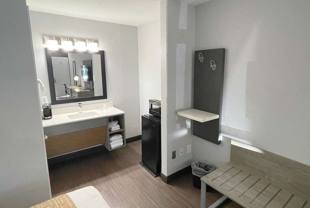 Travelodge by Wyndham Pigeon Forge Dollywood Lane - photo 17