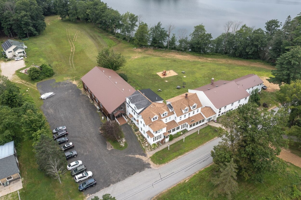 Lake Shore Farm Inn - photo 52