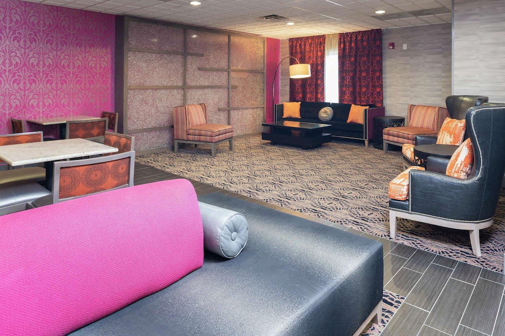 Hampton Inn Akron South - photo 3