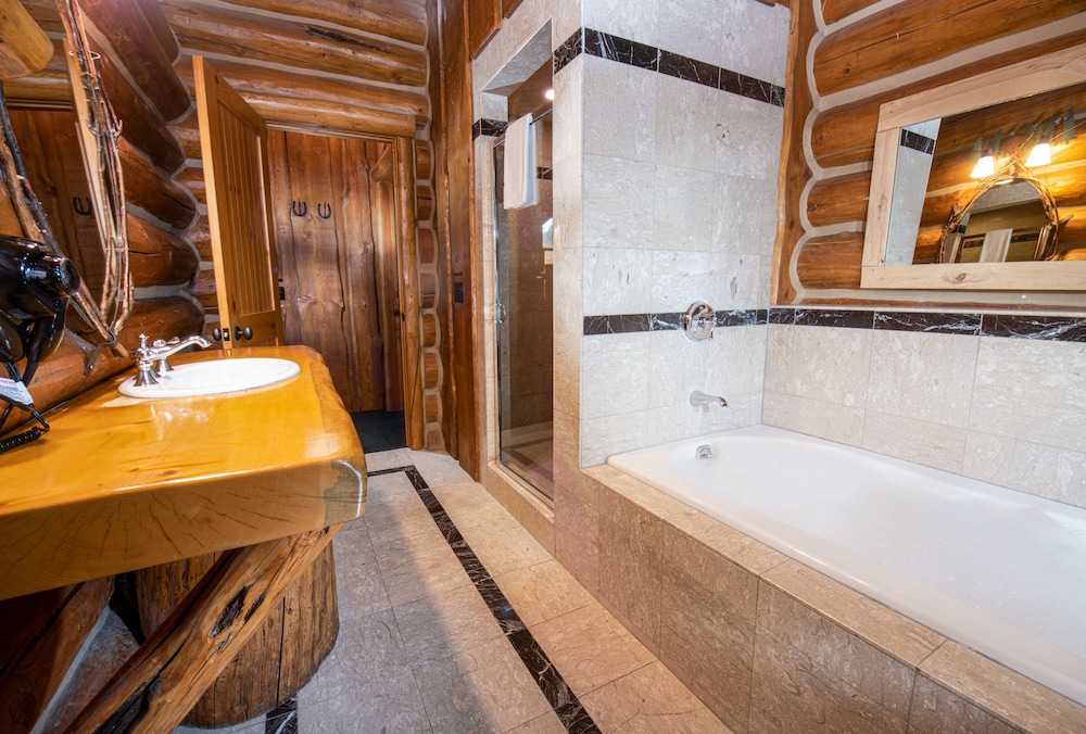 Hatchet Resort - photo 20