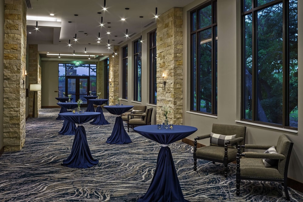 The Bevy Hotel Boerne a DoubleTree by Hilton - photo 2