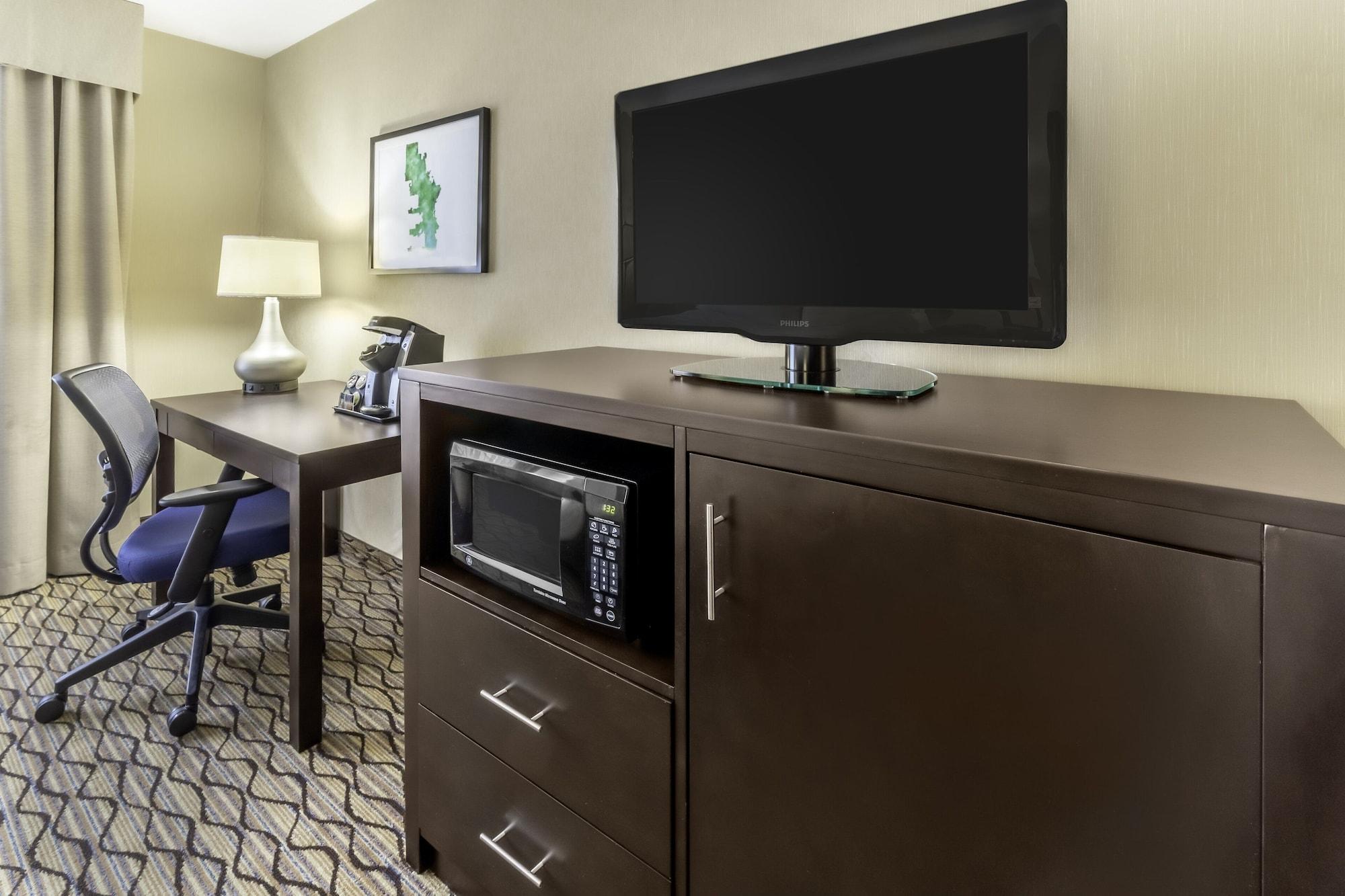 Holiday Inn Hotel & Suites Milwaukee Airport by IHG - photo 11