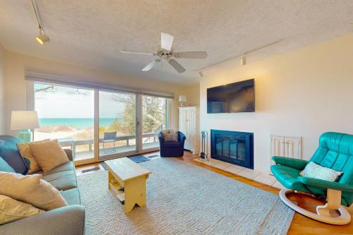 Beach Walk 3 4 — 4-Star Luxury Hotel in Traverse City, United States
