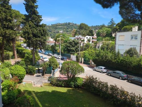 Cannes Isola Bella entre mer et montagne — 4-Star Luxury Hotel in Cannes, France