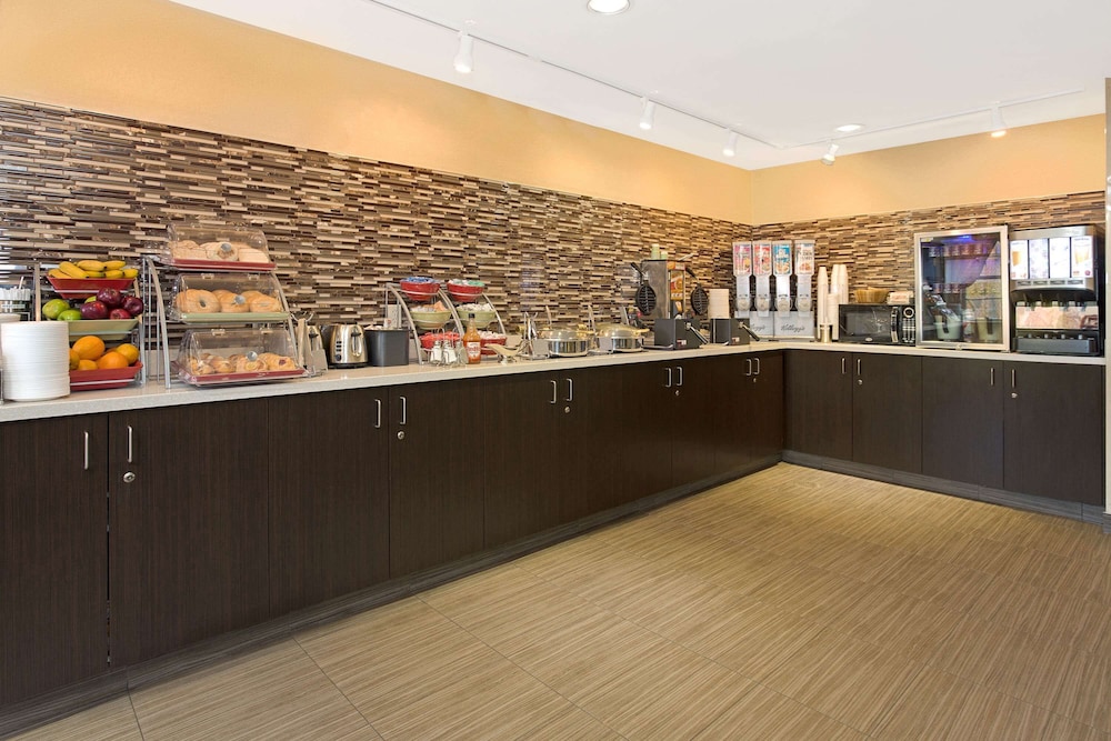 Hawthorn Extended Stay by Wyndham Cincinnati Sharonville - photo 14