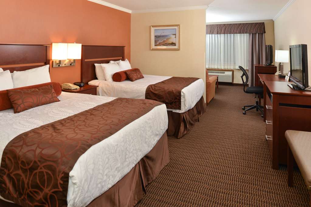 Best Western Plus Landmark Inn - photo 10