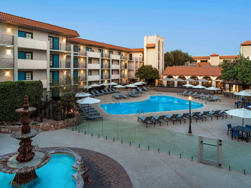 Embassy Suites by Hilton Scottsdale Resort - photo 33