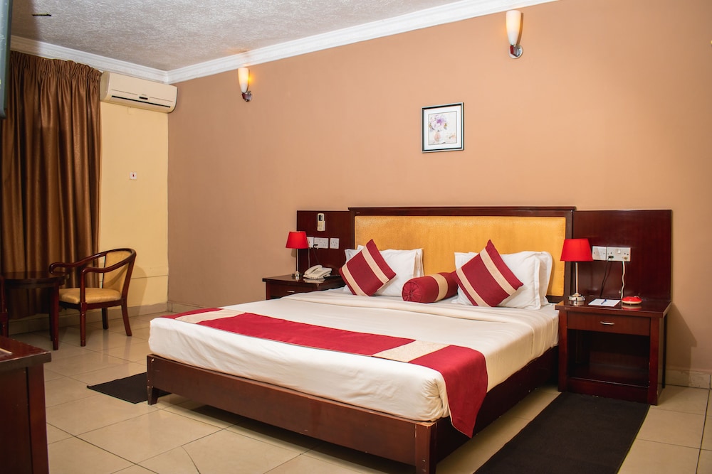 Bridgeview Hotel & Conference Centre