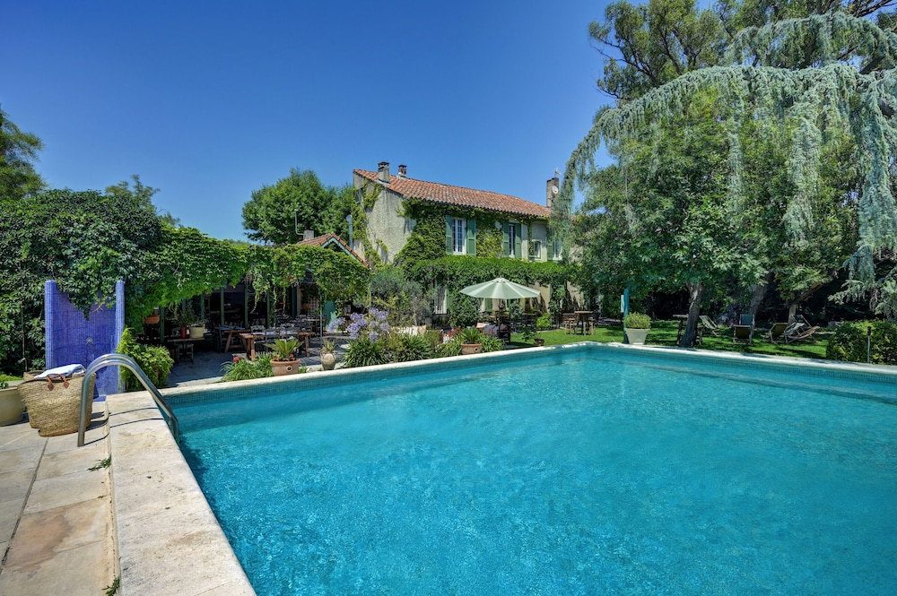 Hôtel du Moulin d’Aure in Graveson, France