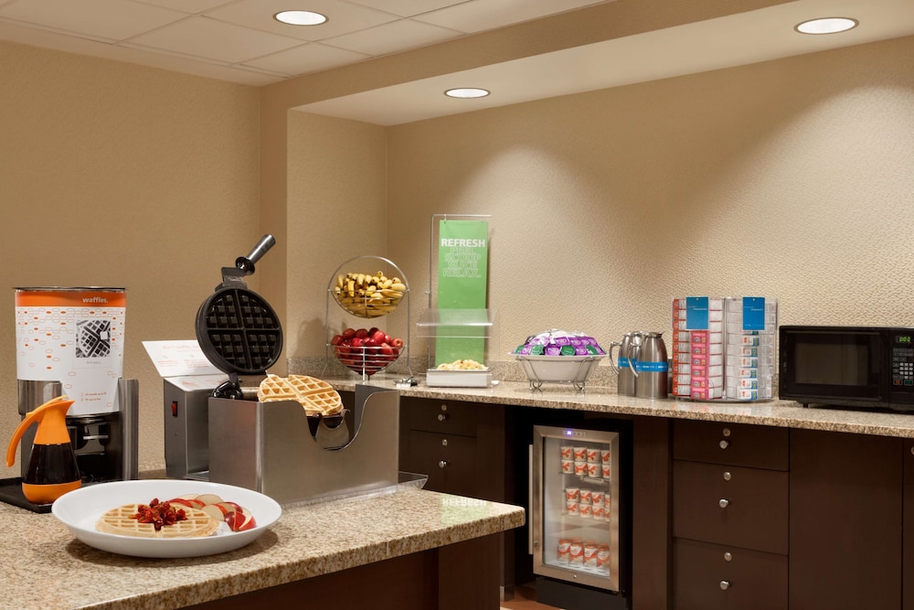 Hampton Inn & Suites Hartford East Hartford - photo 29