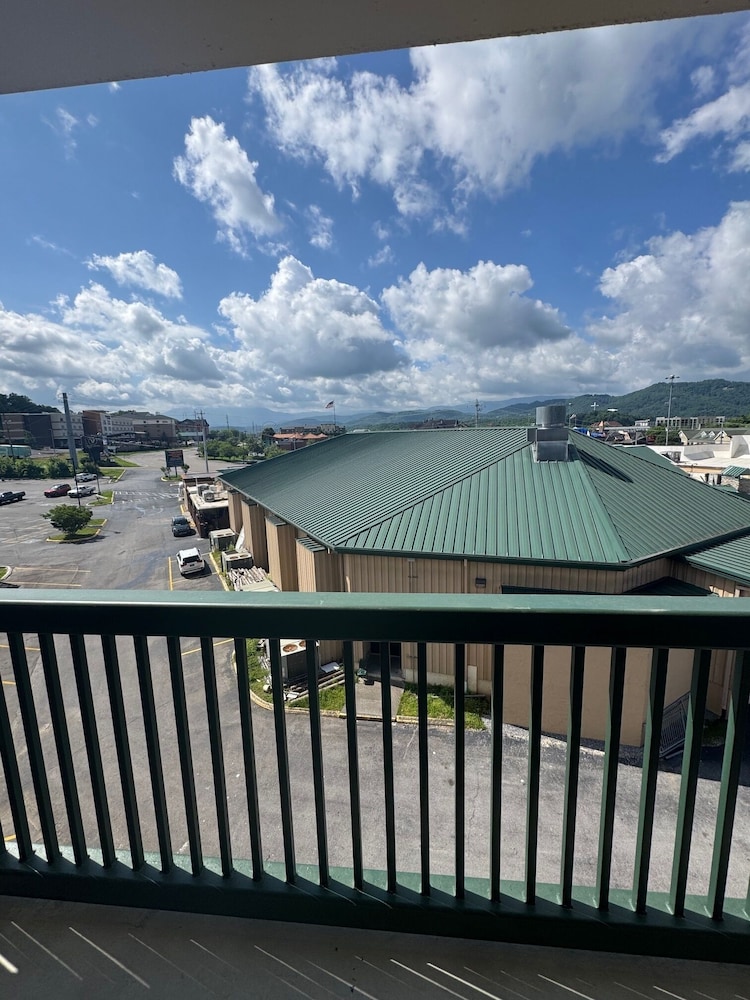 Grand Smokies Resort Lodge - photo 36