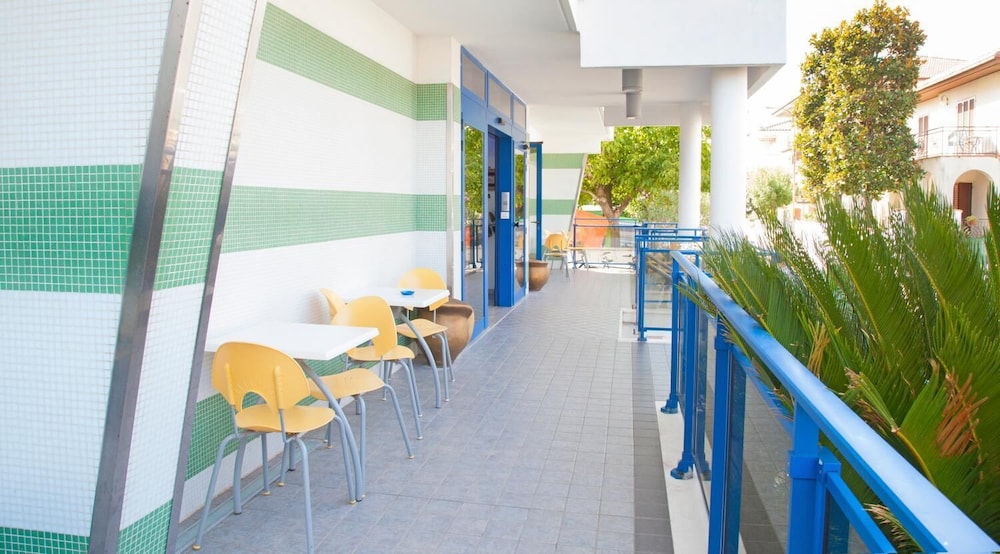 Hotel smeraldo — hotel in Tortoreto