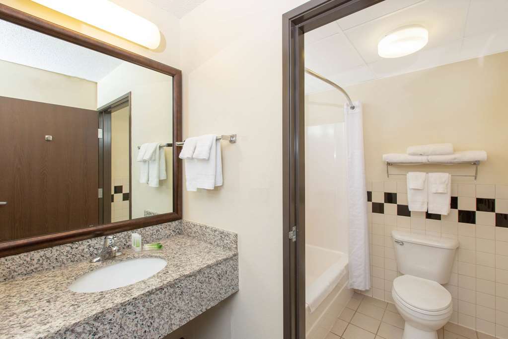 AmericInn by Wyndham Ottumwa - photo 15