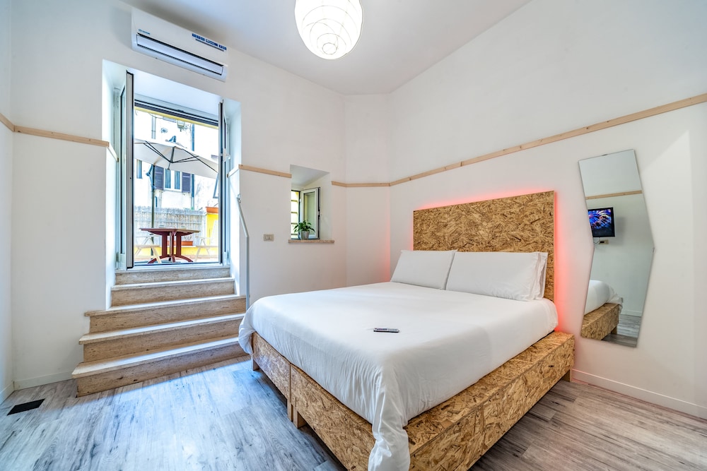 SmooRooms Ostiense — 4-Star Luxury Hotel in Rome, Italy