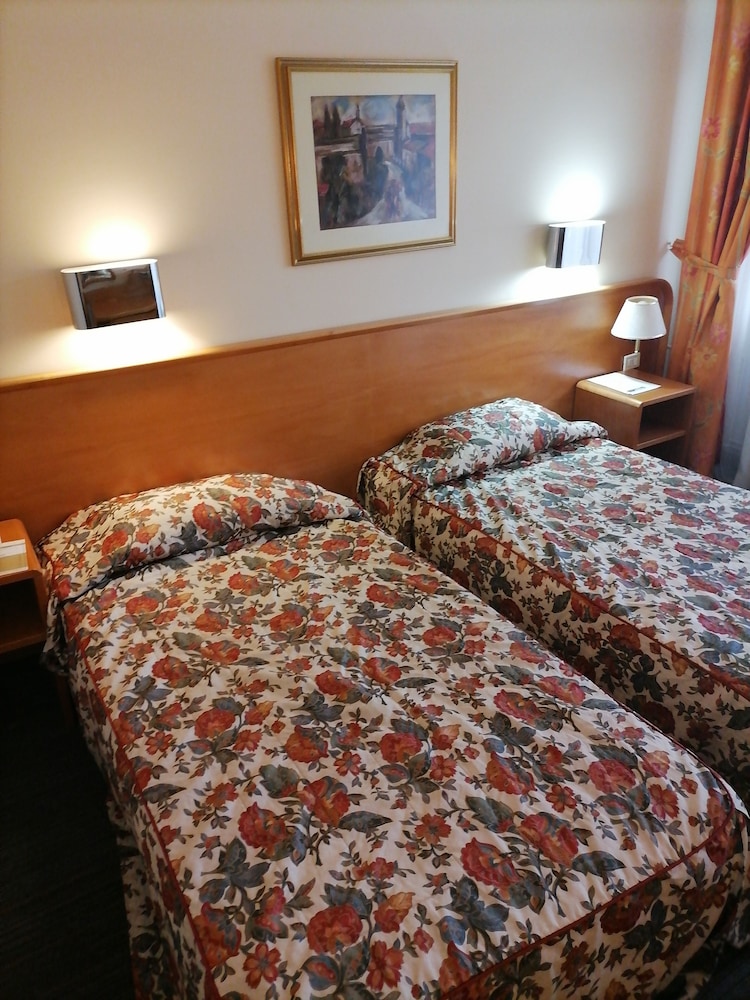 Hotel Bellevue — hotel in Skopje