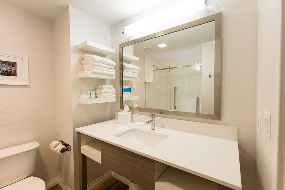 Hampton Inn Palatka - photo 18