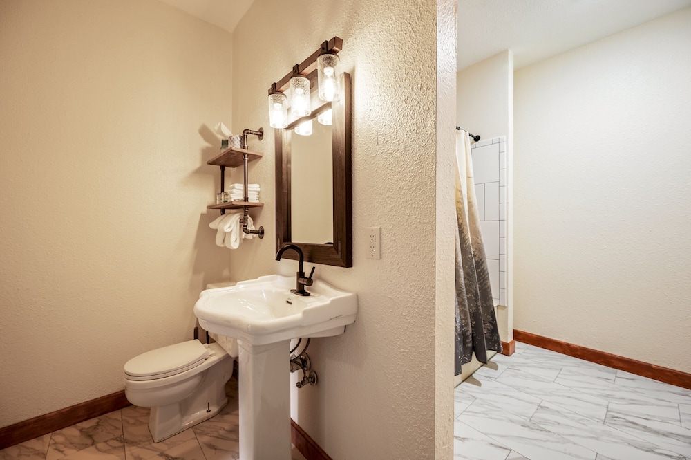 Hotel Leavenworth - photo 107