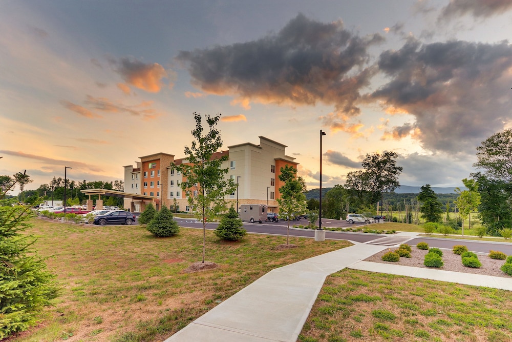 Holiday Inn Express & Suites Saugerties Hudson Valley by IHG - photo 70