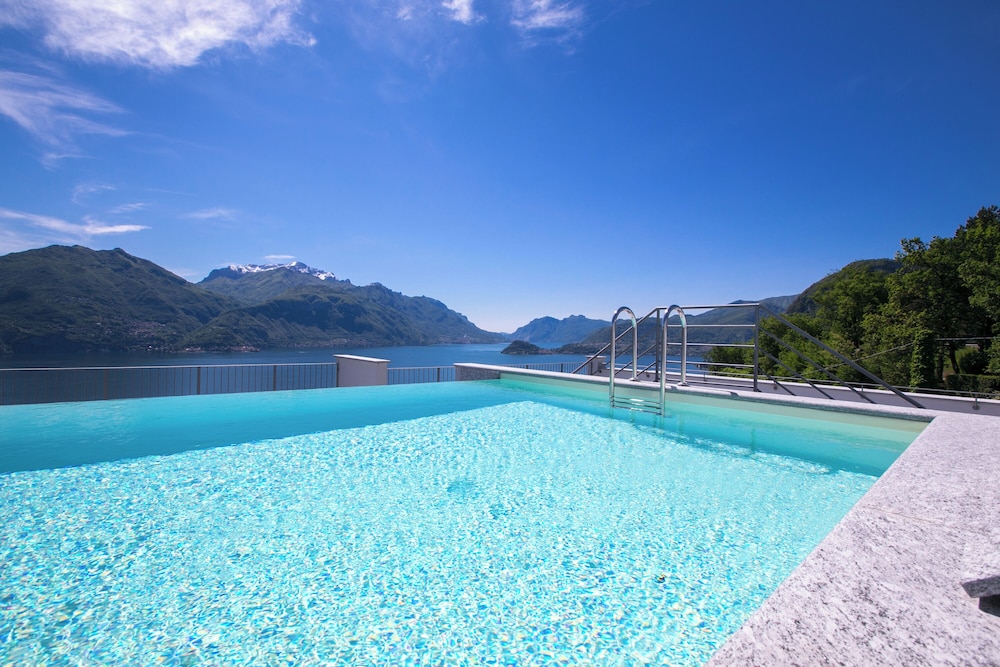 Casa Laura Apt. 3 — 4-Star Luxury Hotel in Plesio, Italy