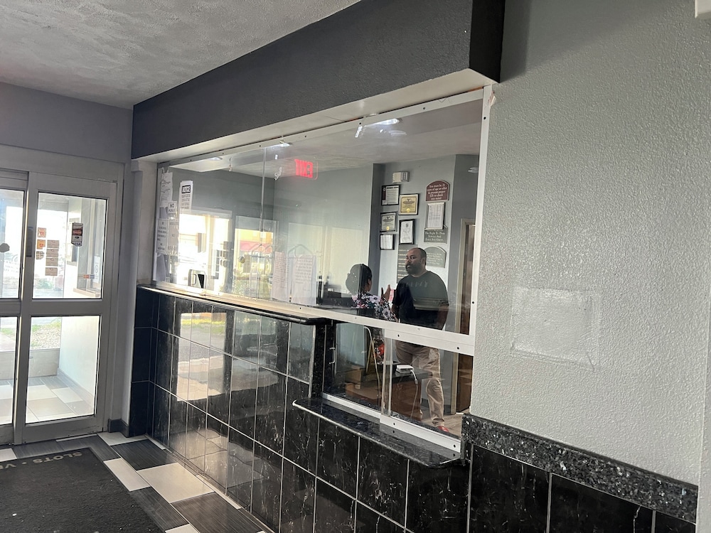 Kings Inn By OYO Calumet Park I 57 - photo 6
