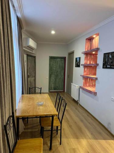 Liberty art apartment