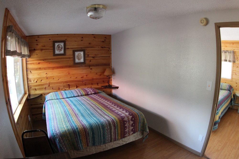 Crater Lake Resort - photo 11
